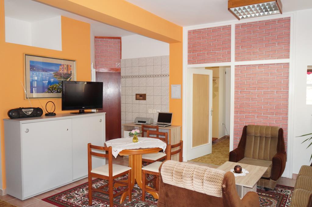 Apartment Pokos فرازدينسكي توبليسي المظهر الخارجي الصورة