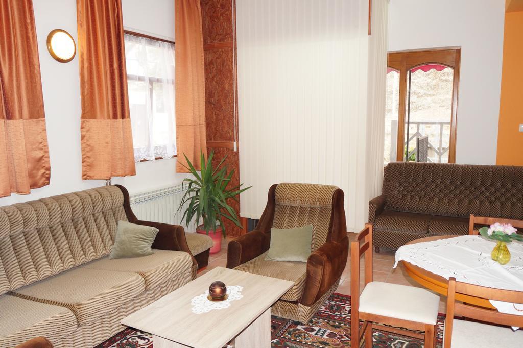 Apartment Pokos فرازدينسكي توبليسي المظهر الخارجي الصورة